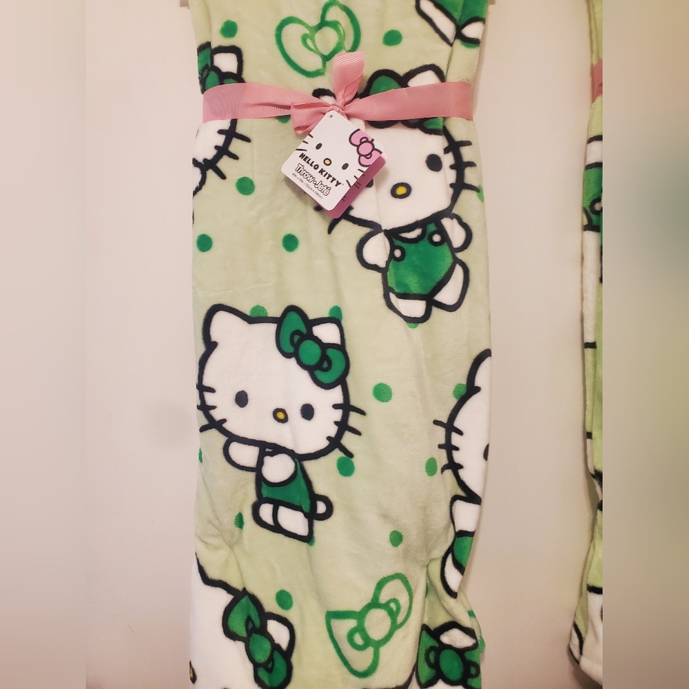 Hello Kitty St. Patrick's Day throw blanket
